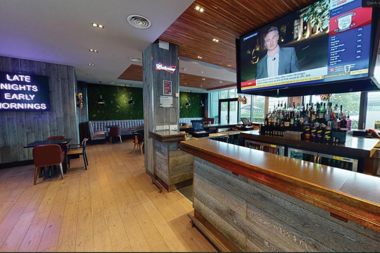 Village Hotel Solihull Buitenkant foto