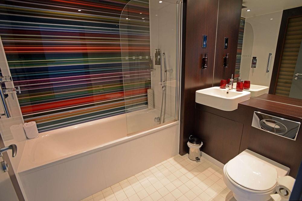 Village Hotel Solihull Buitenkant foto