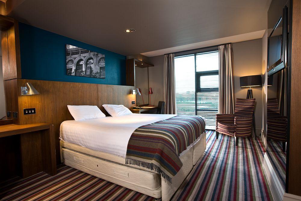 Village Hotel Solihull Buitenkant foto